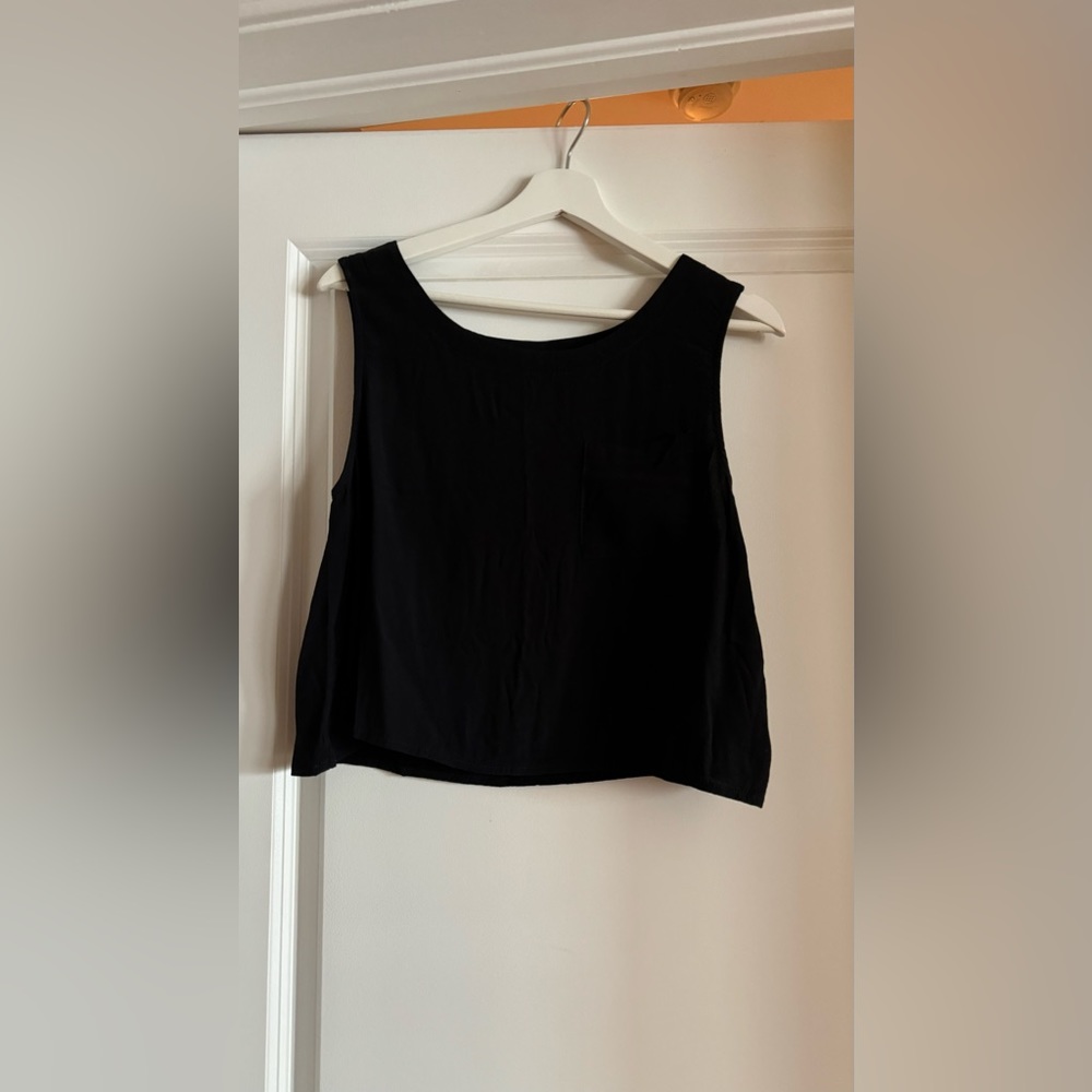Womens black cropped tank top